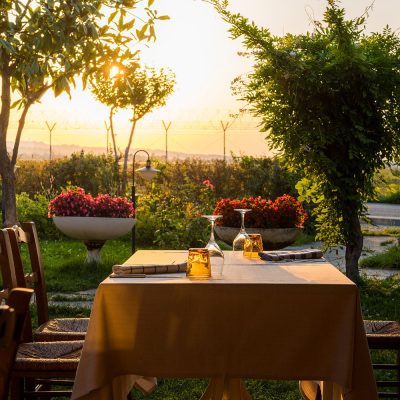 cena-romantica-al-tramonto-entroterra-riccione