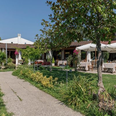 giardino-ristorante-trattoria-dal-baffo-riccione